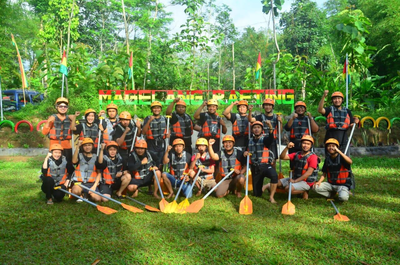 Aksi rafting